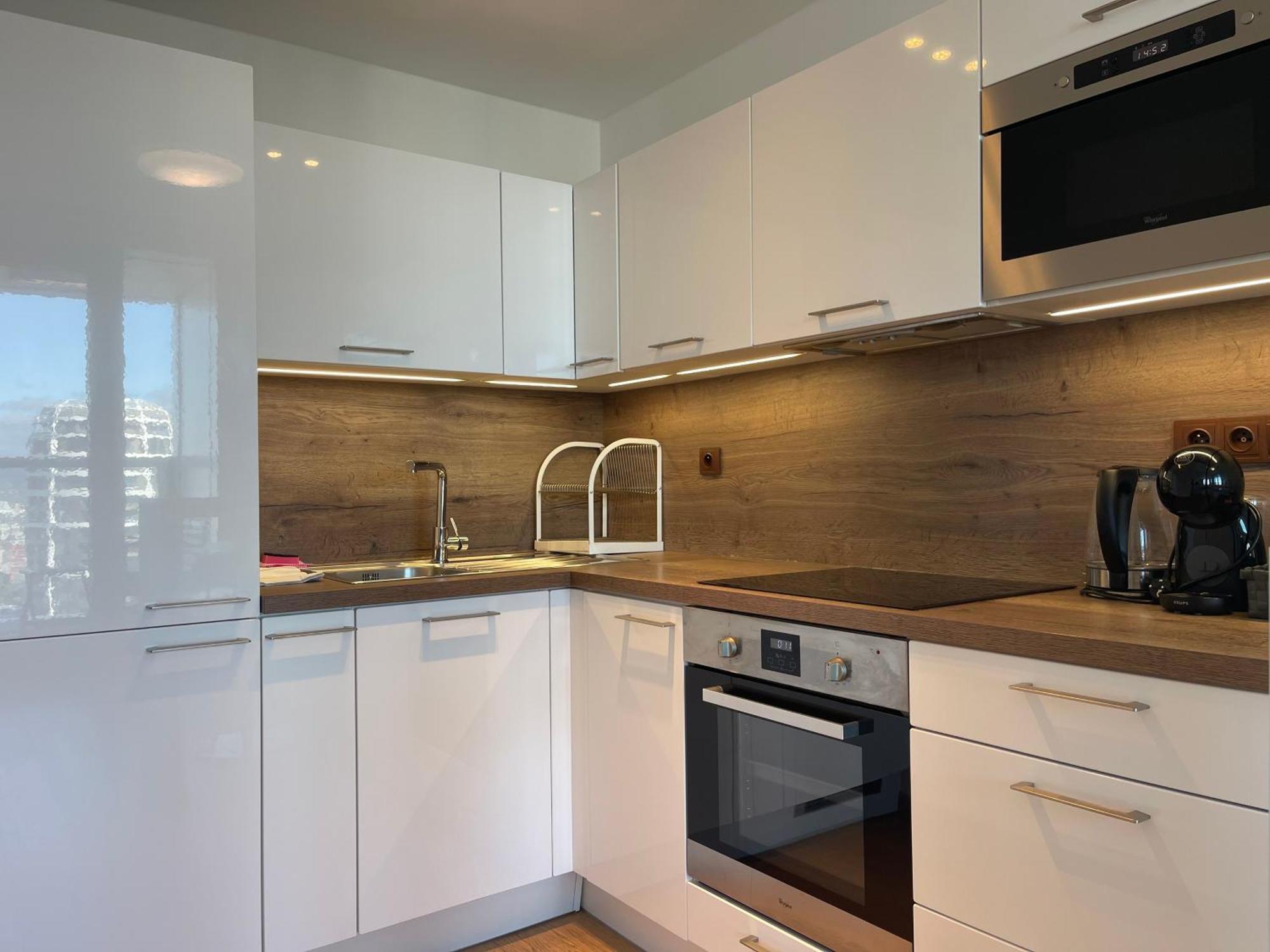 Apartment Sag 28 Floor Panrama Free Parking Free Wifi Pressburg